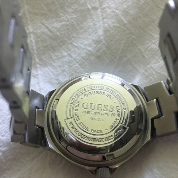 guess waterpro stainless steel back watch - Picture 4 of 4